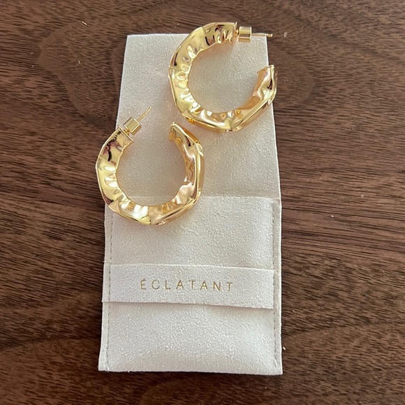 NIB Eclatant Gold Gallant Hoops Brand New - Picture 3 of 3